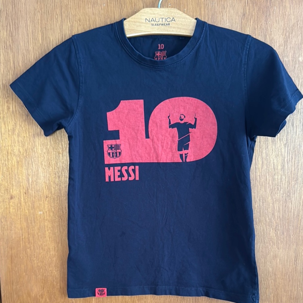 FCB Blue and Red Short Sleeve soccer Tee with Graphic Messi Design Sz Youth 10